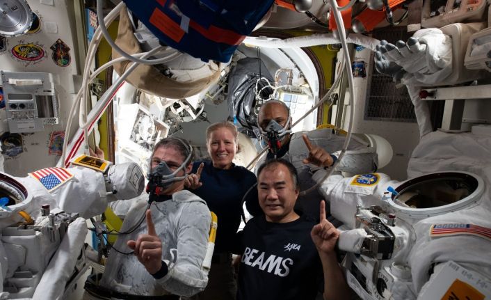 Crew-1 görevini tamamlayan NASA ve SpaceX astronotları Dünya’ya döndü