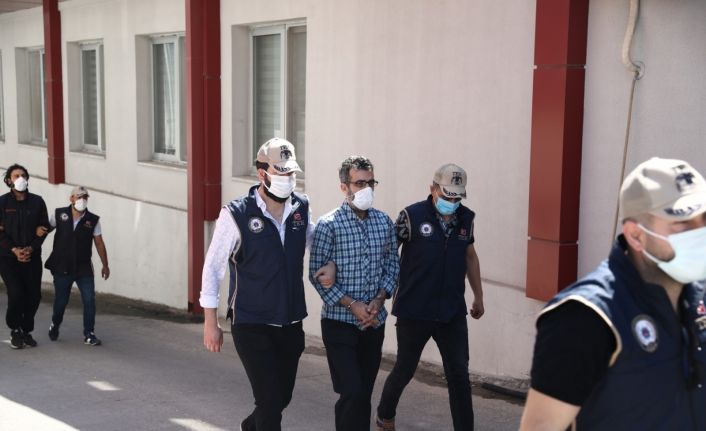 DEAŞ’lı çocukları savaşırken ölen baba teröristlere yardımdan tutuklandı