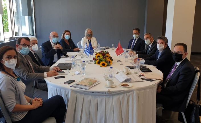 Dışişleri Bakan Yardımcısı Önal, Yunan Bakan Yardımcısı Fragoyannis ile görüştü