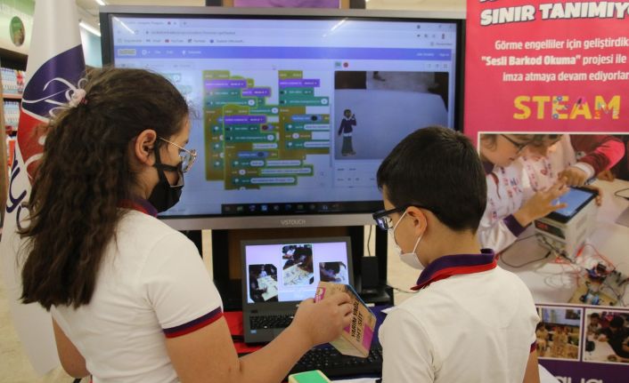 Dördüncü sınıf öğrencilerinden görme engellilerin alışverişini kolaylaştıracak proje: "Sesli Barkod Okuma”