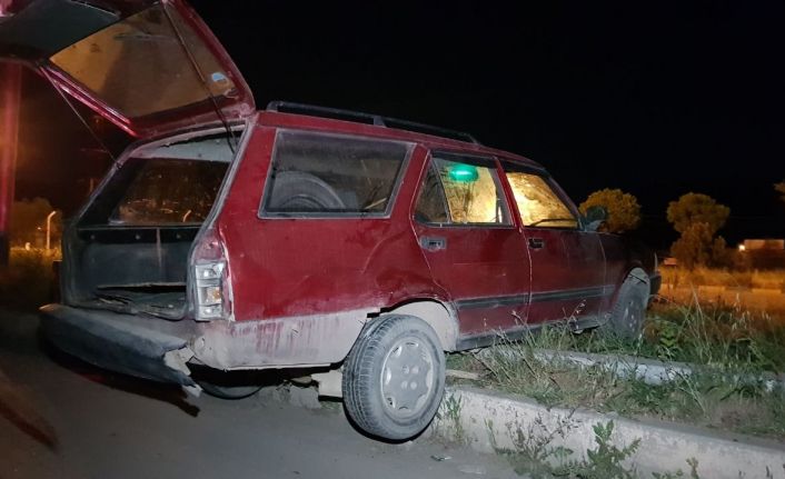 Ehliyetsiz ve 261 promil alkollü olan sürücü kaza yaptı : 2 yaralı