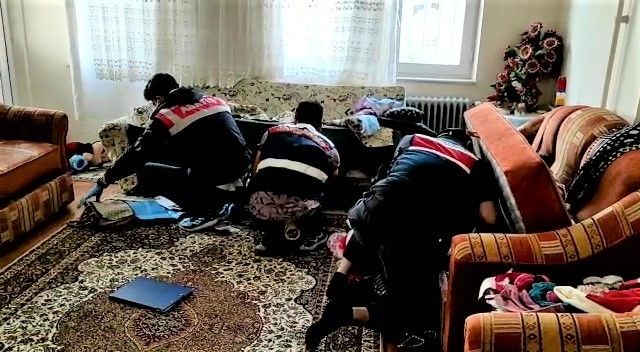 Elazığ’dan gelen 3 mimarı kağıt parçaları ile 200 bin TL dolandıran çete üyeleri tutuklandı