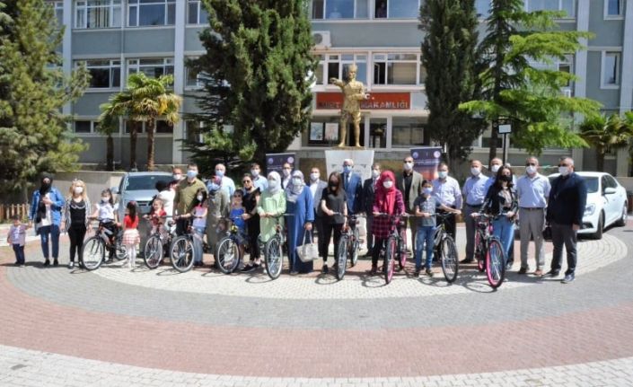 Emetli gençler ve veliler 7 ayda 42 bin adet kitap okudu