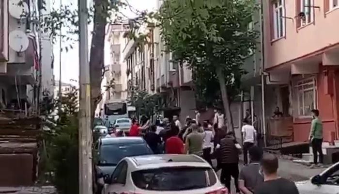 Engelli komşusuna "karıma mı bakıyorsun" diye sordu kavga çıktı: O anlar kamerada