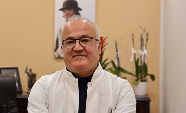 Ergenler eller sürekli cepte dolaşıyor ve el sıkışmaktan kaçınıyorlarsa dikkat