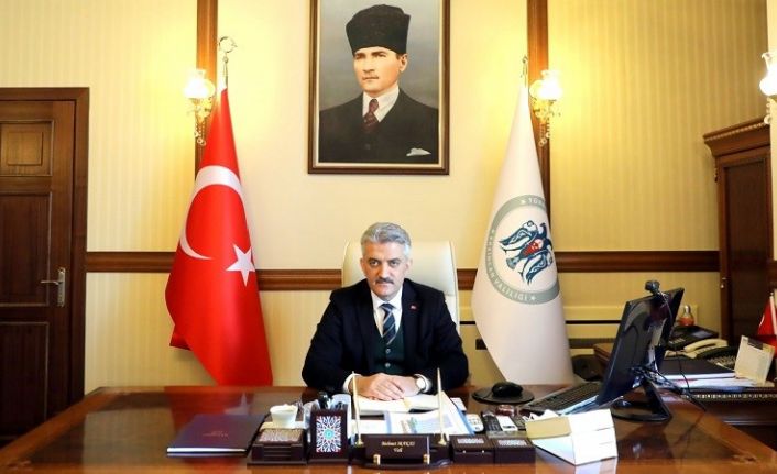 Erzincan Valisi Mehmet Makas: “Hayatını evlatlarına adayan, hakları hiçbir değerle ödenemeyecek tüm annelerimizin Anneler Günü kutlu olsun”