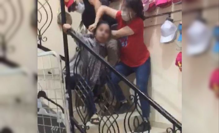 Eşini boğazından bıçaklayıp eşarpla boğmaya çalışan sanığa 16 yıl 9 ay hapis