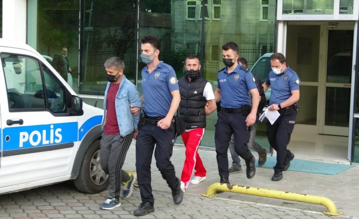 Eve polis gibi gelip 2.5 saat işkence yapan 3 kardeş tutuklandı