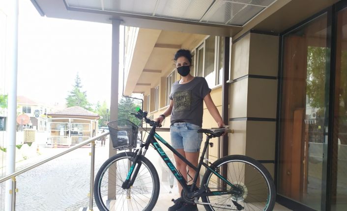 Hırsızlık şüphelisi 5 kişi yakalandı, çalınan bisikletler bulunup sahiplerine teslim edildi