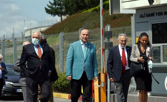 İbrahim Özdemir listesini divan kuruluna teslim etti