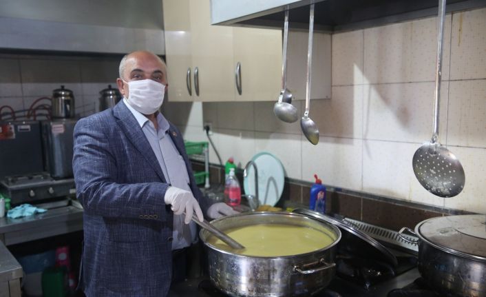 İhsaniye Belediyesi, Ramazan ayı boyunca 65 aileye günlük iftar yemeği dağıttı