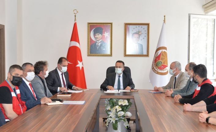 İl Salgın Denetim Merkezi çalışanlarıyla bir araya geldi