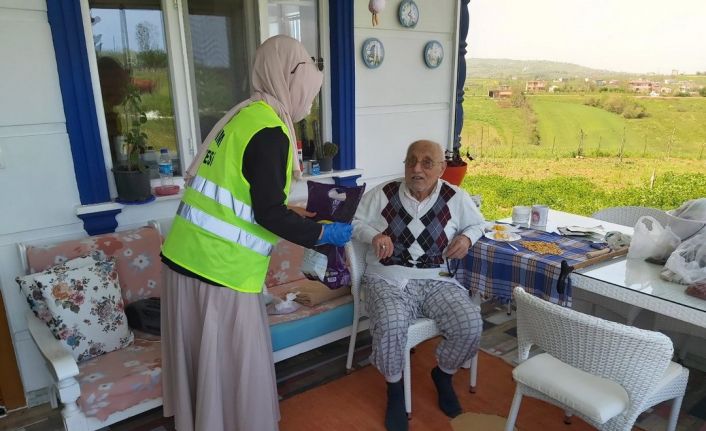 İlkadım Vefa Sosyal Destek ekipleri 13 bin 654 vatandaşın yardımına koştu