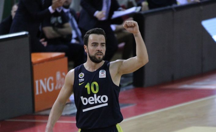 ING Basketbol Süper Ligi play-off: Pınar Karşıyaka: 62 - Fenerbahçe Beko: 67