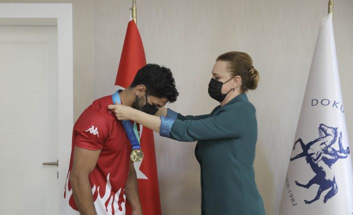İranlı rakibi dopingli çıkınca Türk sporcu Wushu Dünya Şampiyonu oldu