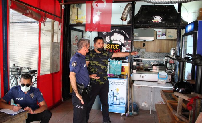 İş yerine 3 ayda dört kez giren hırsızlar tostçuyu canından bezdirdi