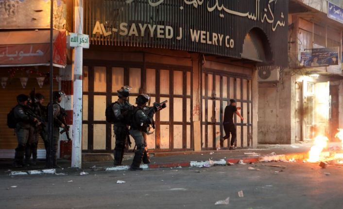 İsrail güçleri bu kez de El Halil’de Filistinlilere saldırdı: 28 yaralı