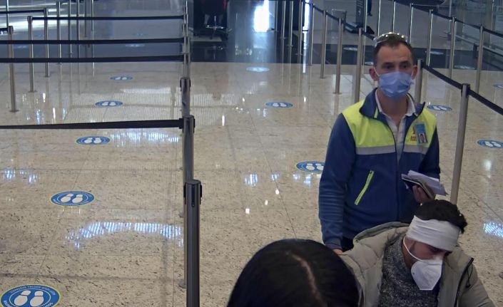 İstanbul Havalimanı’nda VİP göçmen kaçakçılığı pasaport polisine takıldı: 3 gözaltı