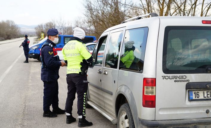 Jandarma ve polisten ‘tam kapanma’ denetimleri