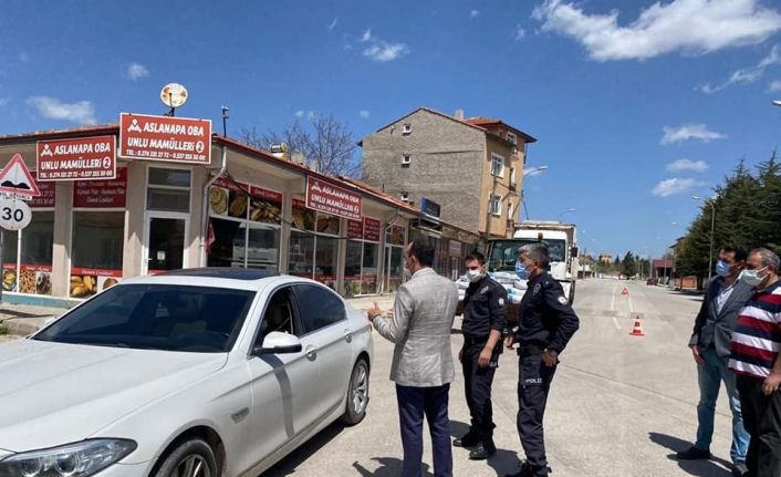 Kaymakam Pelvan, koronavirüs denetim ekiplerini ziyaret etti