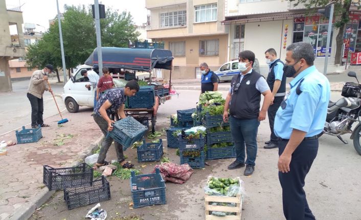 Kilis’te sokağa çıkan seyyar satıcılar uyarıldı