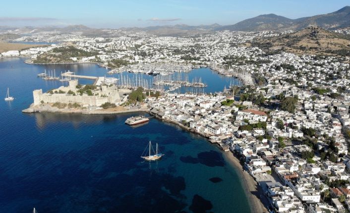 Kilometrelerce kuyruk oluşur milyonlarca insan akın ederdi, bu bayram sessizliğe büründü