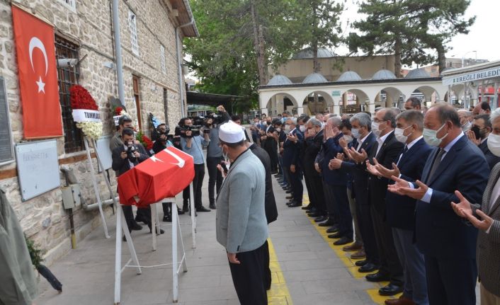 Korona virüsten hayatını kaybeden eski AK Parti Milletvekili Uysal son yolculuğuna uğurlandı