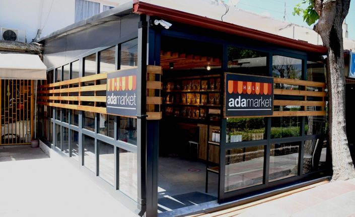 Kuşadası’nda ‘Halk Adamarket’ ilgi görüyor
