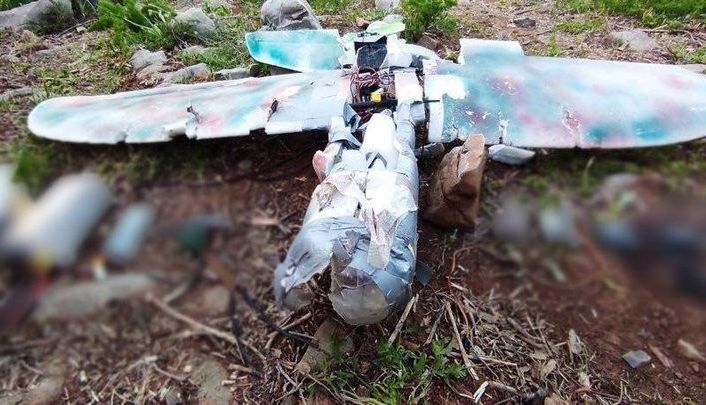 Mehmetçiğin dikkati sayesinde, teröristlerin saldırı için kullandığı maket uçak düşürüldü