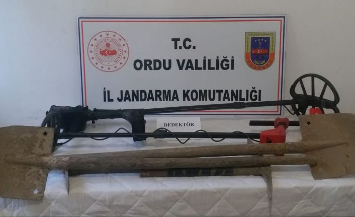Ordu’da kaçak define kazısı yapan 5 kişi yakalandı