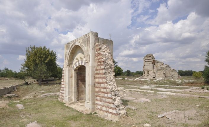 Osmanlı’ya 92 yıl başkentlik yapan Edirne’nin sarayında yeni kazı sezonu başlıyor