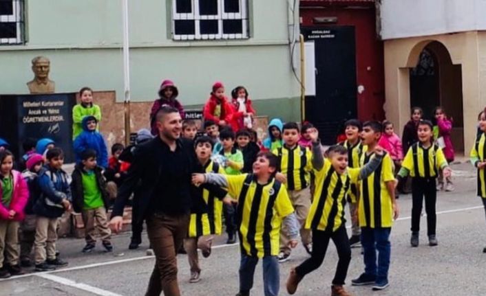 Ozan Tufan ve Rojin Tufan’dan “El Birliği Projesi” ile Hataylı öğrencilere kütüphane desteği