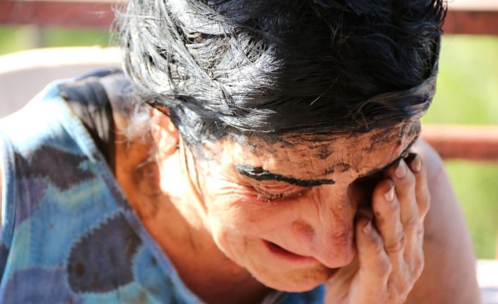 (ÖZEL) Antalya’da evleri yanan biri işitme engelli yaşlı çiftin korku dolu anları