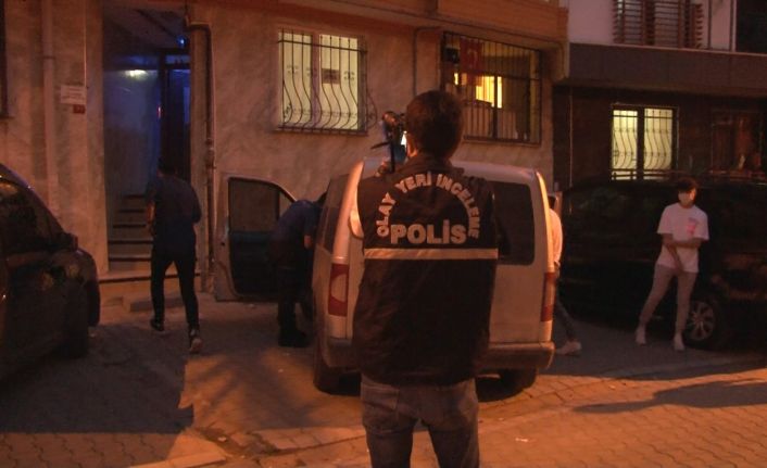 (ÖZEL) Esenyurt’ta intihar girişimi: Silahla karnına ateş eden kadın hastaneye kaldırıldı