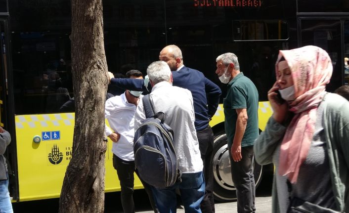 (Özel) Fatih’te İETT şoförünün sarhoş adamla imtihanı