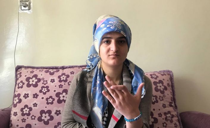 (ÖZEL HABER) Genç kız yeniden elini tam kullanabilmenin umuduyla yaşıyor