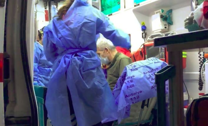 (Özel) Önce denize girdi sonra 112’i arayıp ’Ateşim var, kalacak yerim yok’ dedi