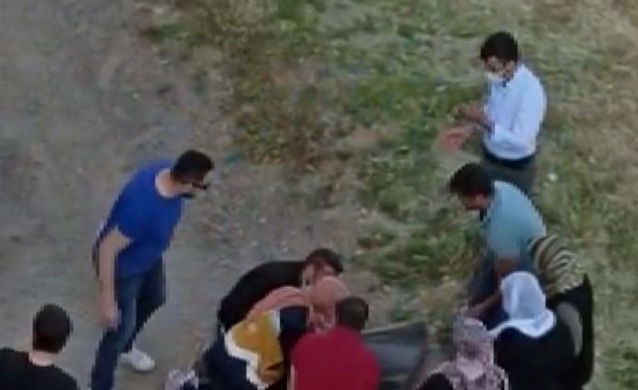 (Özel)- Pendik’te bir anda yere yığıldı, komşuları seferber oldu