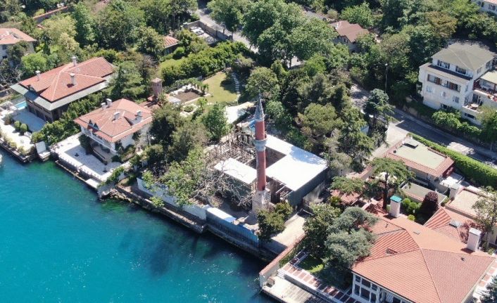 (Özel) Üsküdar’da yanan Tarihi Vaniköy Camii’nin son hali böyle görüntülendi