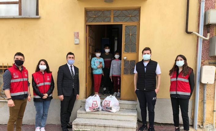 Pandemide zor durumda olan yabancı yetimlerin yardıma Göç İdaresi koştu