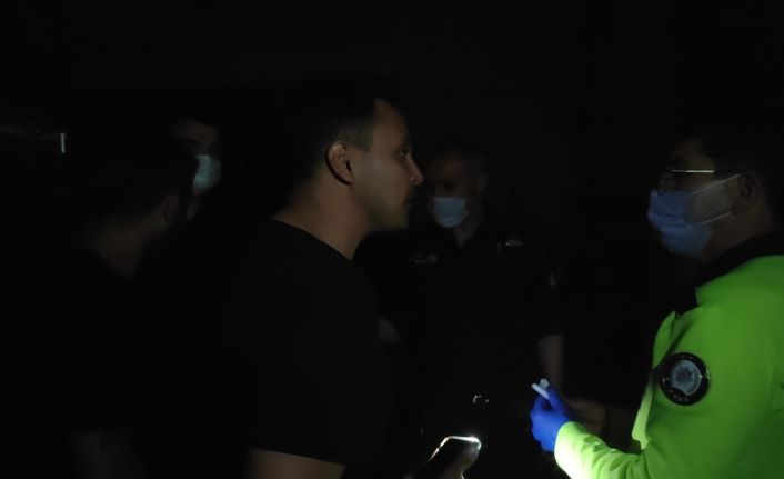 Polisten yabancı boksöre tokat gibi cevap; “Senin karşında Türkiye Cumhuriyetinin polisi var”
