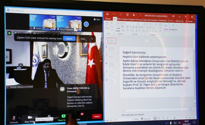 Rektör Aldemir, Ergenlik ve Gençlik Araştırma Kongresi açılışında konuştu