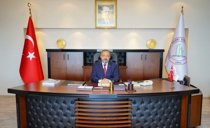 Rektör Çufalı 19 Mayıs Atatürk’ü Anma, Gençlik ve Spor Bayramı’nı kutladı