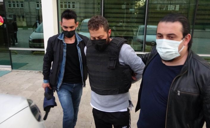 Samsun’da silahlı çatışmada 1 kişiyi öldüren şahıs çelik yelekle cezaevine götürüldü