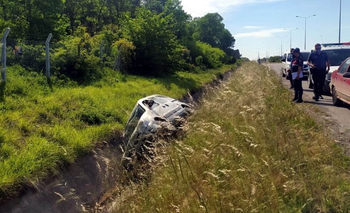 Samsun’da yoldan çıkan araç su kanalına devrildi: 1 yaralı