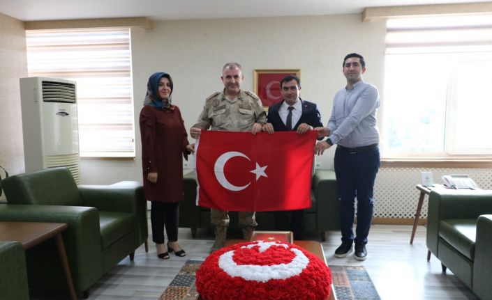 Şehit yakınları Batman İl Jandarma Komutanı Albay Çakmak’la bir araya geldi