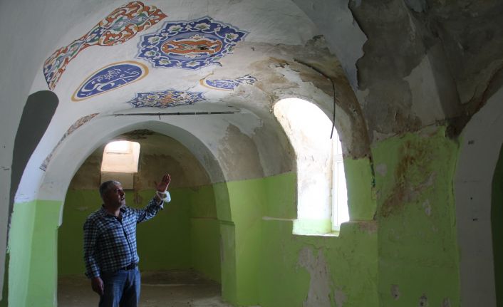 Siirt’te vatandaşlar, 4 asırlık tarihi caminin onarılıp ibadete açılmasını istiyor