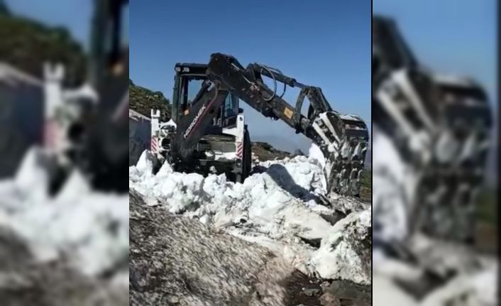 Şırnak’ta Mayıs ayı sonunda 3 metre karla mücadele