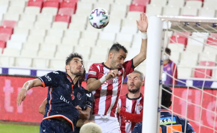 Süper Lig: DG Sivasspor: 0 - Medipol Başakşehir : 0 (Maç sonucu)
