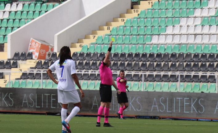 Süper Lig: Y. Denizlispor: 0 - Çaykur Rizespor: 0 (İlk yarı)